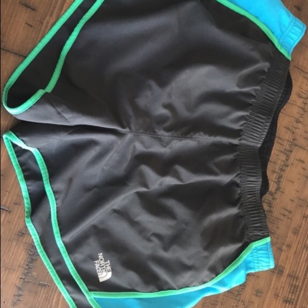 North face running shorts 🏃🏼‍♀️